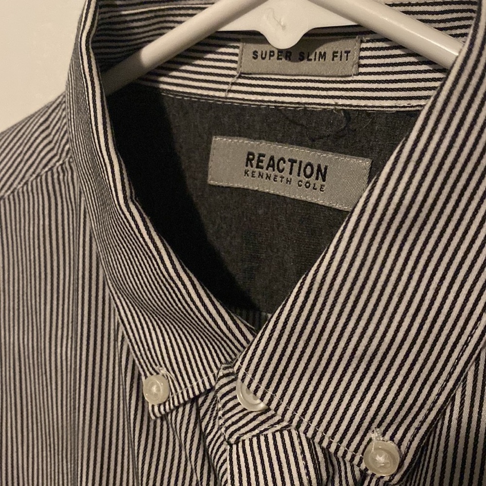 Kenneth Cole ButtonUp - Picture 2 of 4